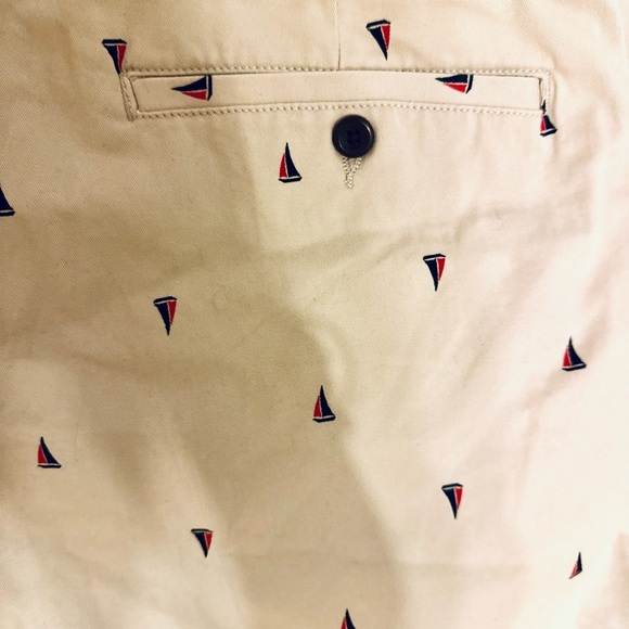 St. John's Bay Comfort Stretch Tan Khaki Shorts Nautical Pattern Men’s 40 NWT - Picture 6 of 7